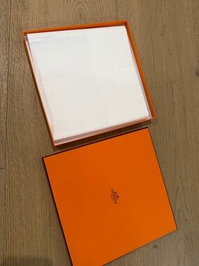 Hermès Scarf Box with White Tissue